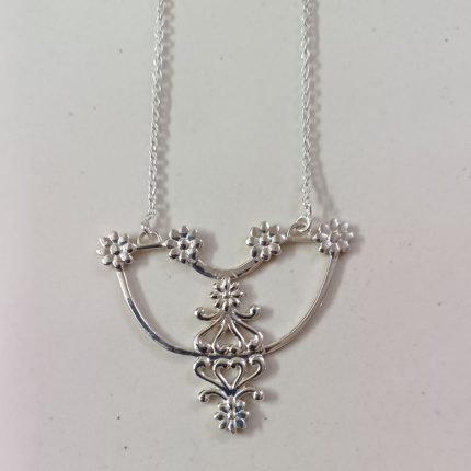 Radiant Orchid 92.5 sterling Silver Long Neckpiece